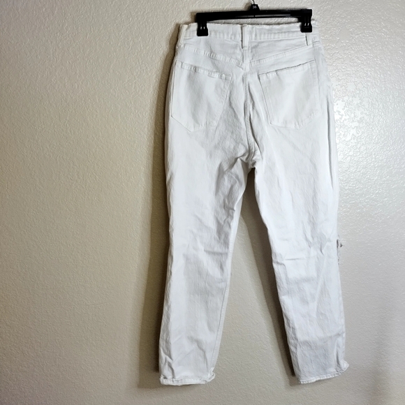 Abercrombie Curve Love The Mom High Rise Jean Distressed White Jeans Sz 31/12 - Picture 8 of 11